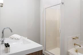 Charlesgate Suites