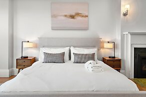 Charlesgate Suites