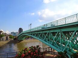 Triple E Hotel Fine Art Museum