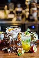 Triple E Hotel Fine Art Museum