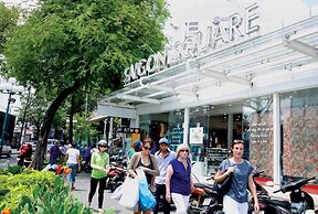 Triple E Hotel Fine Art Museum