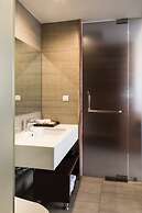 Triple E Hotel Fine Art Museum