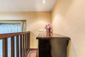 Shanghai Jiarong Apartment Hotel