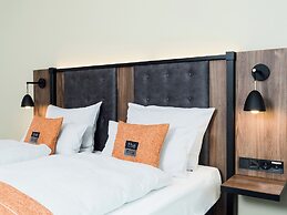 Holiday Inn - the niu, Saddle Furth by IHG