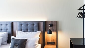 Holiday Inn - the niu, Saddle Furth by IHG