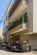 Elegant Duplex with XL Patio by FeelHome