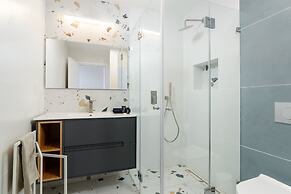 Elegant Duplex with XL Patio by FeelHome