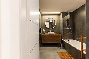 High Class Condo at Marina by FeelHome