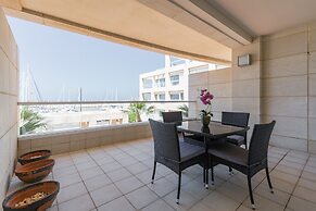 High Class Condo at Marina by FeelHome