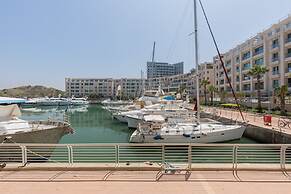 High Class Condo at Marina by FeelHome