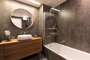 High Class Condo at Marina by FeelHome