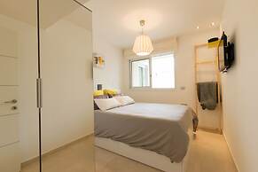 High Class Condo at Marina by FeelHome