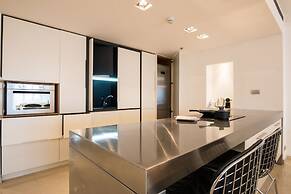 High Class Condo at Marina by FeelHome