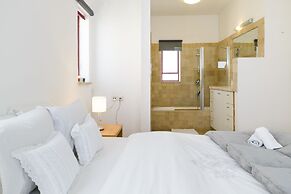 Amazing Duplex Penthouse with 2 Terraces by FeelHome