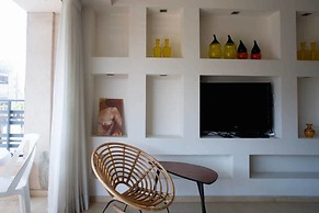 Balcony & Comfort by FeelHome