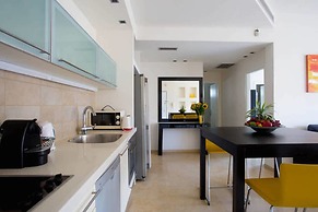 Balcony & Comfort by FeelHome