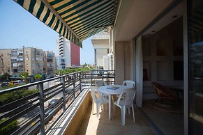 Balcony & Comfort by FeelHome