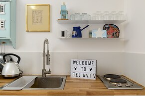 Vintage & Chic with Patio by FeelHome