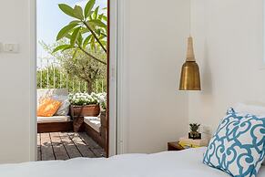 Terrace & View on Dallal square by FeelHome