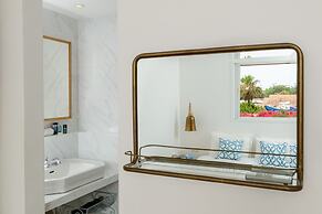 Terrace & View on Dallal square by FeelHome