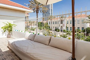 Terrace & View on Dallal square by FeelHome