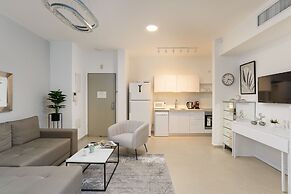 Quiet Hideaway & Terrace near Beach by FeelHome