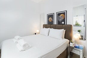 Quiet Hideaway & Terrace near Beach by FeelHome