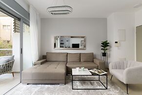 Quiet Hideaway & Terrace near Beach by FeelHome