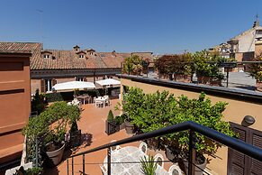 Harry's Bar Trevi Hotel & Restaurant