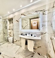 Harry's Bar Trevi Hotel & Restaurant