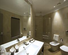 Harry's Bar Trevi Hotel & Restaurant