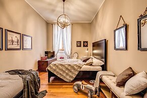 Spanish Steps Miracle Suite