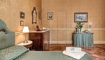 Lady Mary's Tribunali Luxury Suite