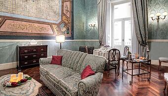 Lady Mary's Tribunali Luxury Suite
