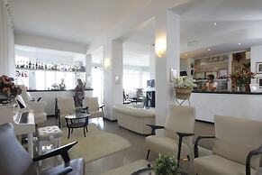 Hotel Lungomare Cattolica