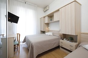 Hotel Lungomare Cattolica