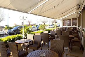 Hotel Lungomare Cattolica