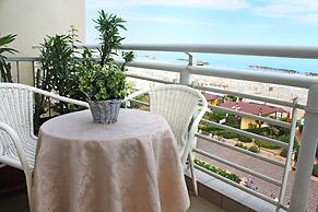 Hotel Lungomare Cattolica