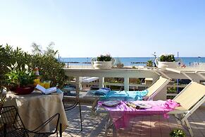 Hotel Lungomare Cattolica