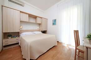 Hotel Lungomare Cattolica