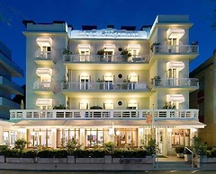 Hotel Lungomare Cattolica