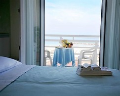 Hotel Lungomare Cattolica