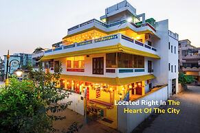 goSTOPS Lite Varanasi
