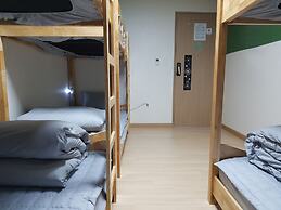 Buzz Guest House - Hostel