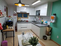 Buzz Guest House - Hostel