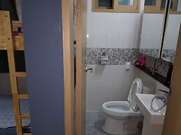 Buzz Guest House - Hostel