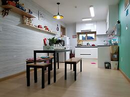 Buzz Guest House - Hostel