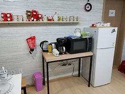 Buzz Guest House - Hostel