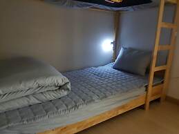 Buzz Guest House - Hostel