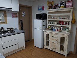 Buzz Guest House - Hostel